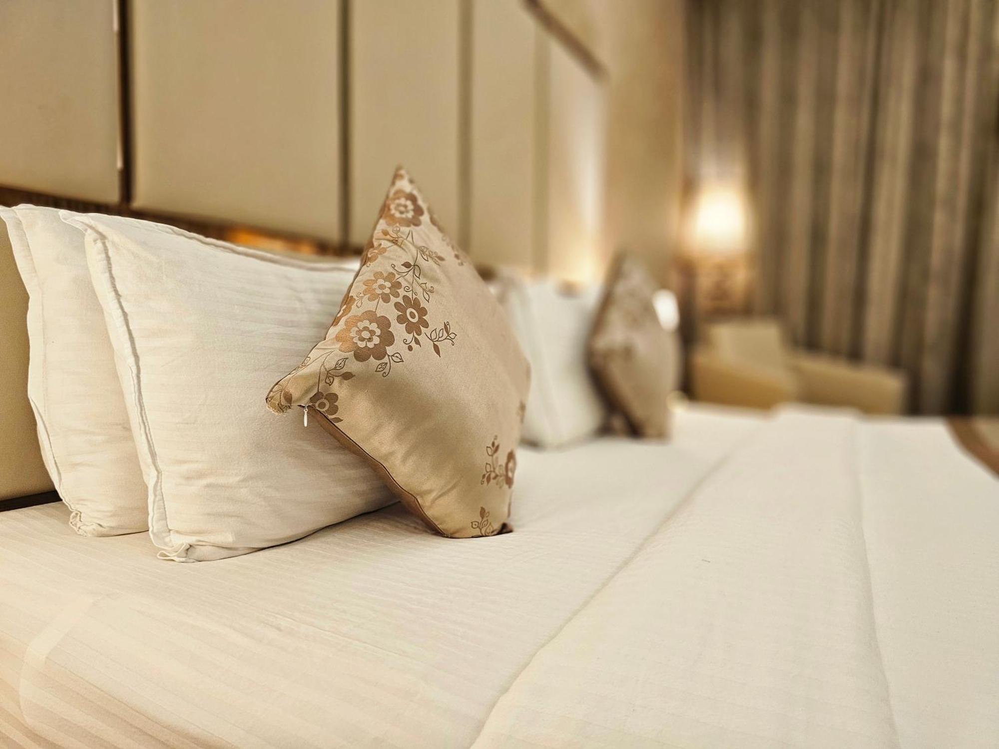 เมอริเดียน เบย์ รีสอร์ต แอนด์ สปา คันดาเปอร์ Hotel กุนดาปูร์ ภายนอก รูปภาพ