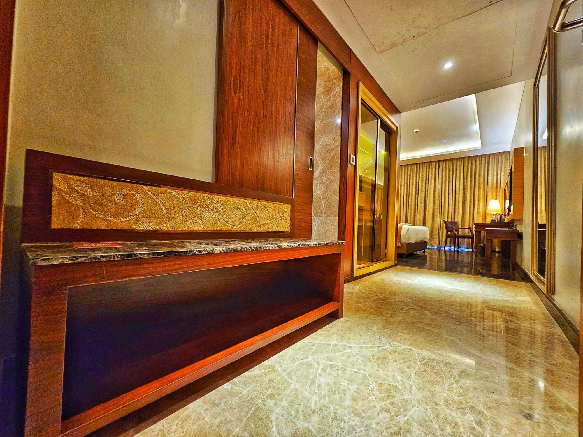 เมอริเดียน เบย์ รีสอร์ต แอนด์ สปา คันดาเปอร์ Hotel กุนดาปูร์ ภายนอก รูปภาพ
