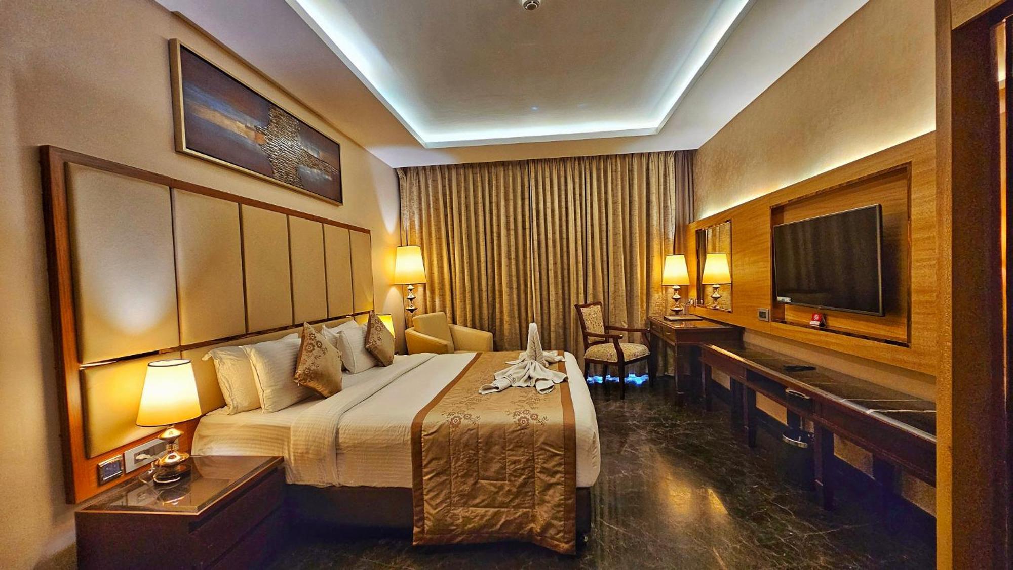 เมอริเดียน เบย์ รีสอร์ต แอนด์ สปา คันดาเปอร์ Hotel กุนดาปูร์ ภายนอก รูปภาพ