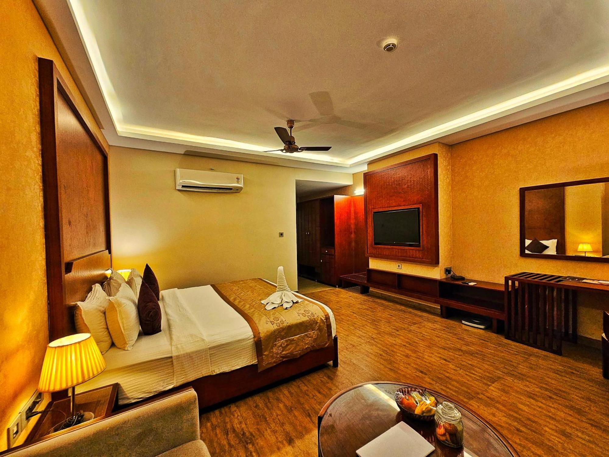 เมอริเดียน เบย์ รีสอร์ต แอนด์ สปา คันดาเปอร์ Hotel กุนดาปูร์ ภายนอก รูปภาพ