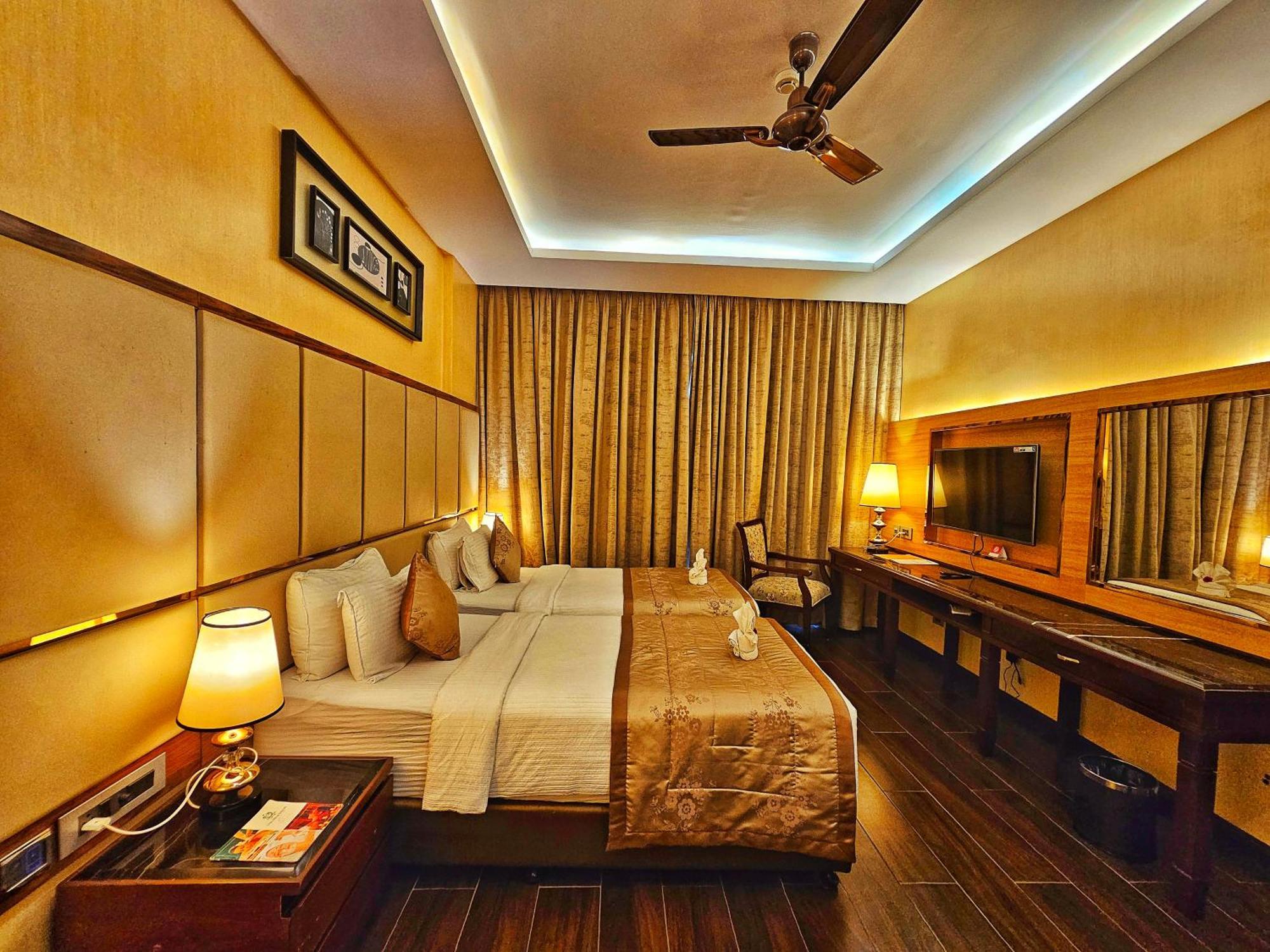 เมอริเดียน เบย์ รีสอร์ต แอนด์ สปา คันดาเปอร์ Hotel กุนดาปูร์ ภายนอก รูปภาพ