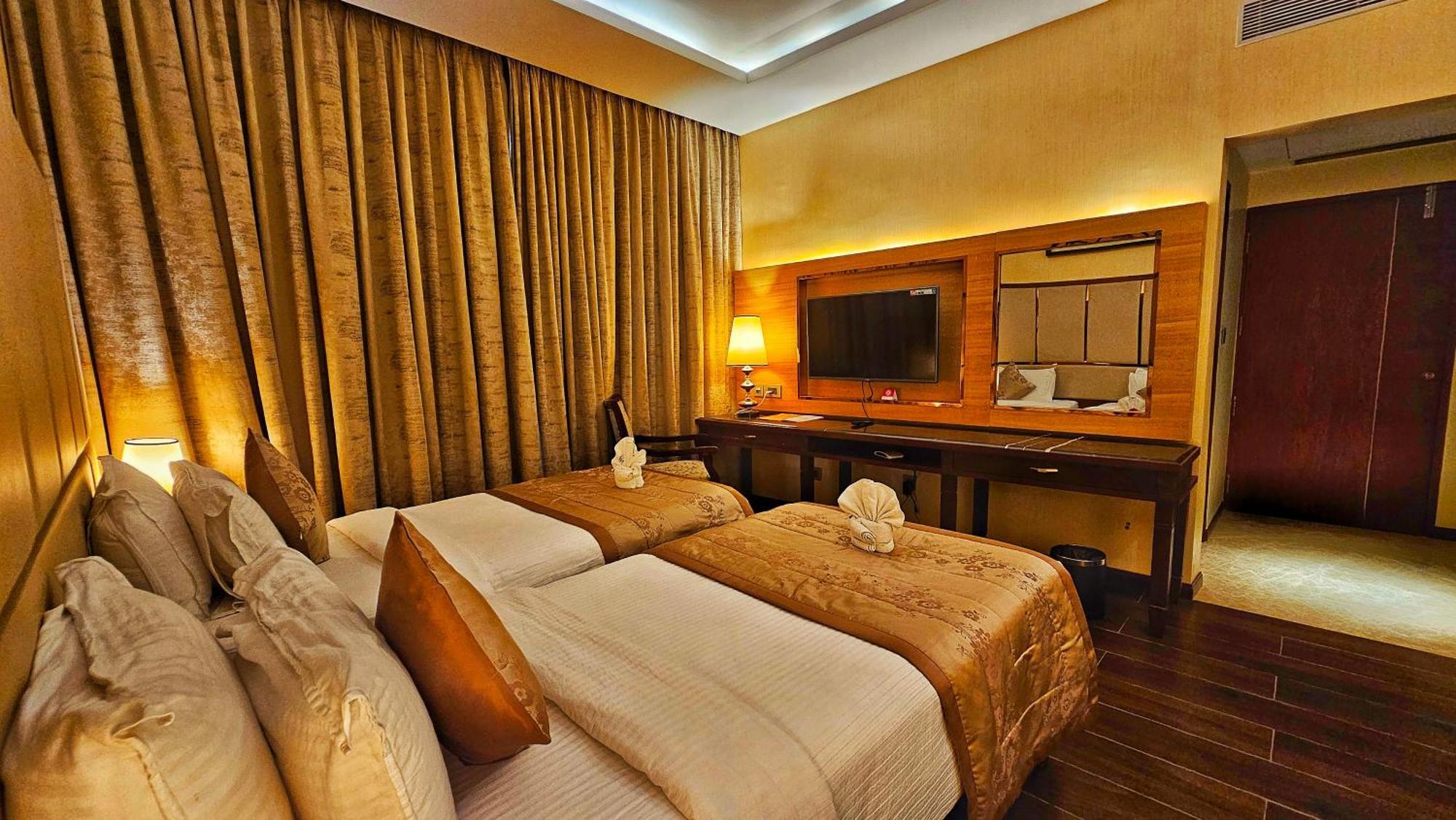 เมอริเดียน เบย์ รีสอร์ต แอนด์ สปา คันดาเปอร์ Hotel กุนดาปูร์ ภายนอก รูปภาพ