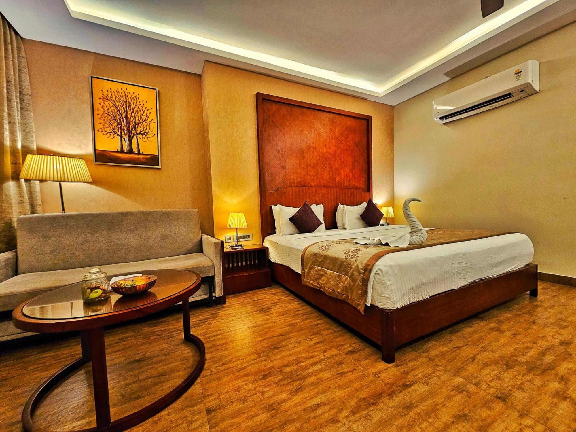เมอริเดียน เบย์ รีสอร์ต แอนด์ สปา คันดาเปอร์ Hotel กุนดาปูร์ ภายนอก รูปภาพ
