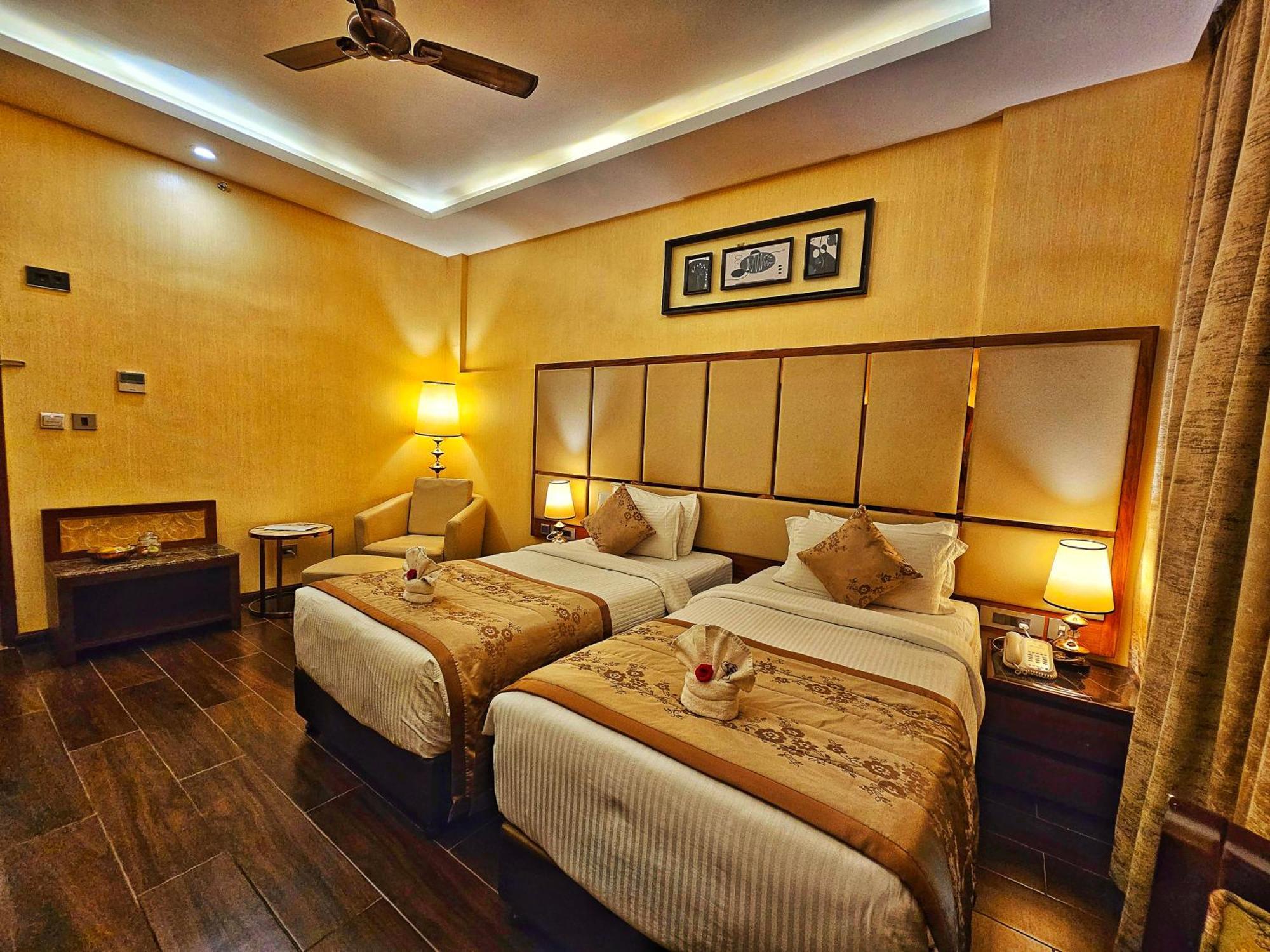 เมอริเดียน เบย์ รีสอร์ต แอนด์ สปา คันดาเปอร์ Hotel กุนดาปูร์ ภายนอก รูปภาพ