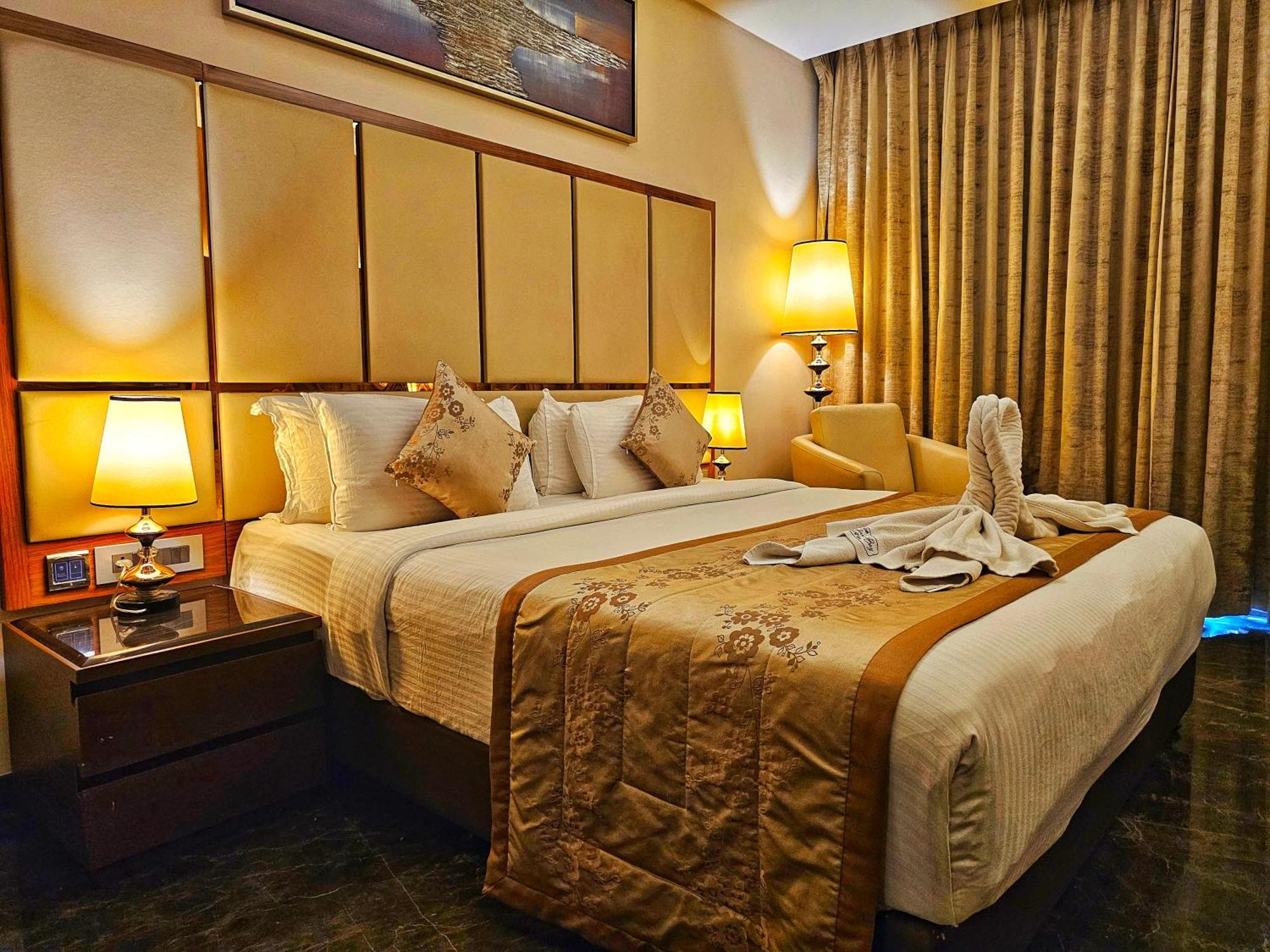 เมอริเดียน เบย์ รีสอร์ต แอนด์ สปา คันดาเปอร์ Hotel กุนดาปูร์ ภายนอก รูปภาพ