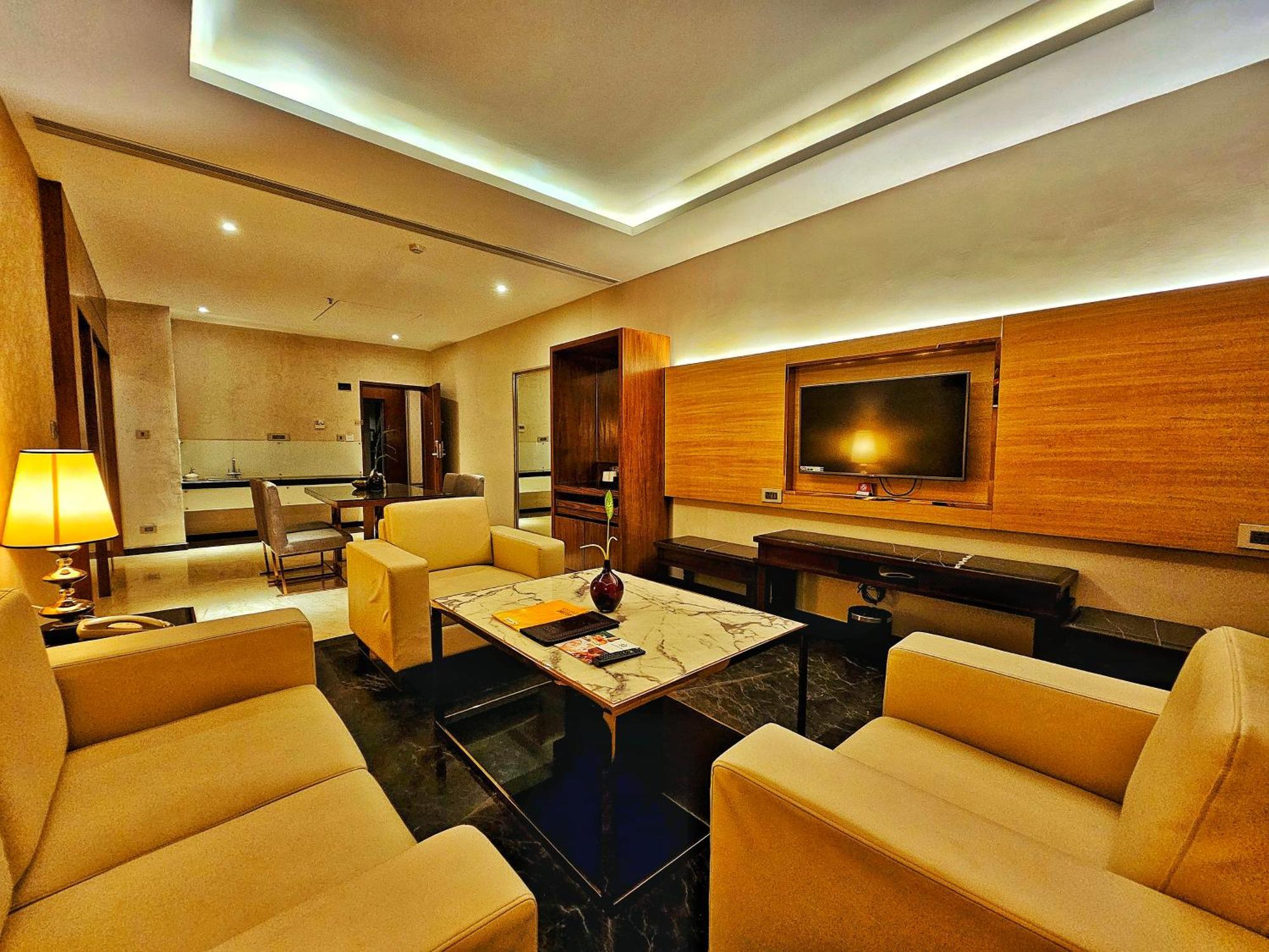 เมอริเดียน เบย์ รีสอร์ต แอนด์ สปา คันดาเปอร์ Hotel กุนดาปูร์ ภายนอก รูปภาพ