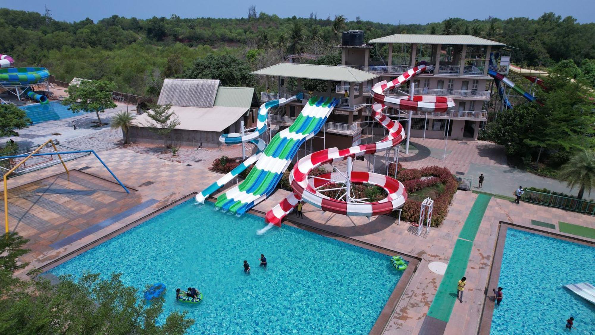 เมอริเดียน เบย์ รีสอร์ต แอนด์ สปา คันดาเปอร์ Hotel กุนดาปูร์ ภายนอก รูปภาพ