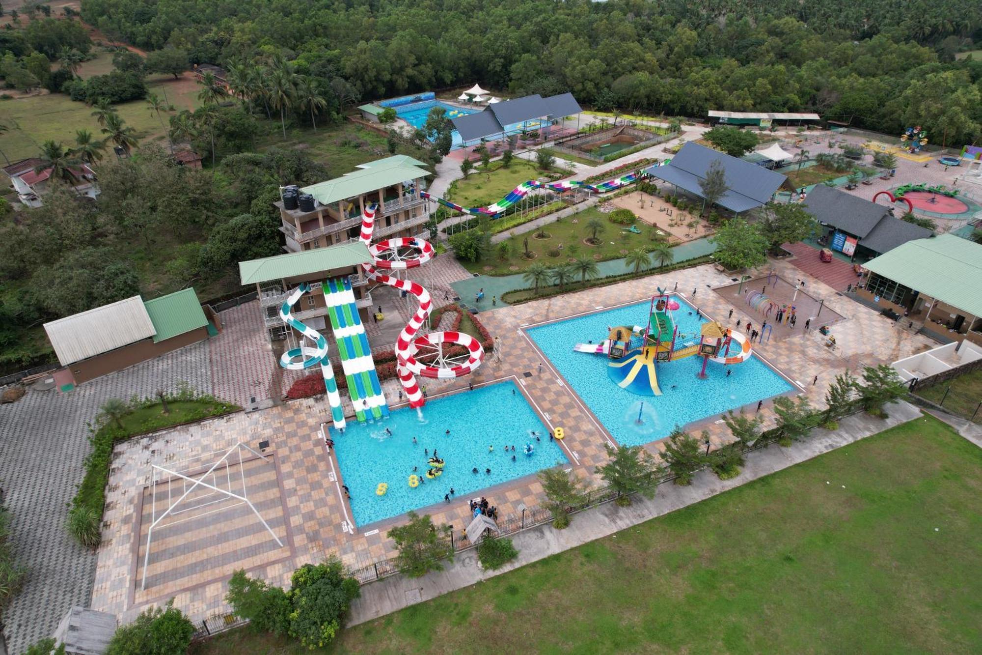 เมอริเดียน เบย์ รีสอร์ต แอนด์ สปา คันดาเปอร์ Hotel กุนดาปูร์ ภายนอก รูปภาพ