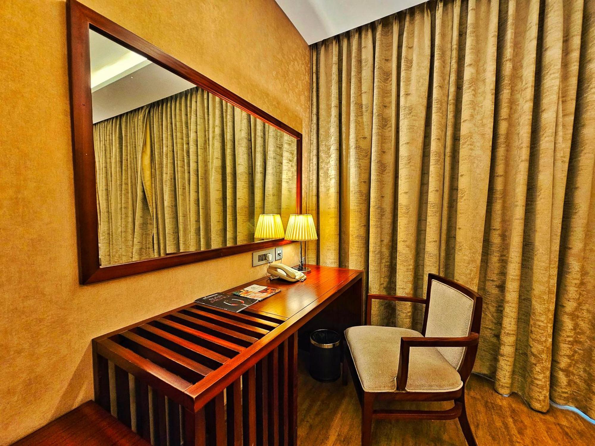 เมอริเดียน เบย์ รีสอร์ต แอนด์ สปา คันดาเปอร์ Hotel กุนดาปูร์ ภายนอก รูปภาพ